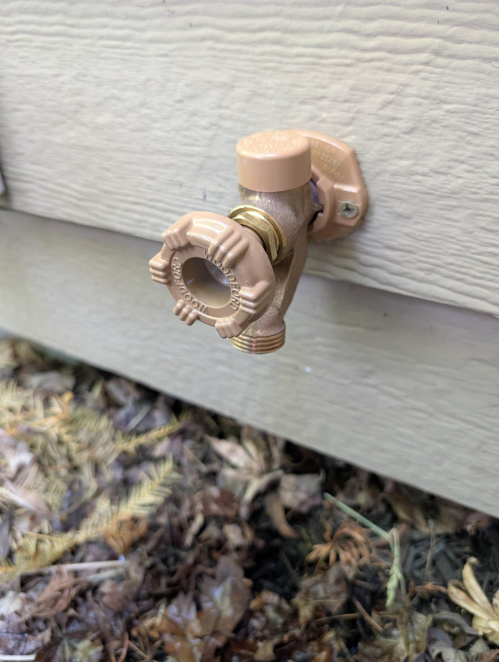 Outdoor freeze-proof hose bib spigot installation